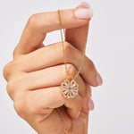 Load image into Gallery viewer, Ouabahas™ - Collier Trèfle en Forme de Cœur : Symbole de Chance et d&#39;Amour
